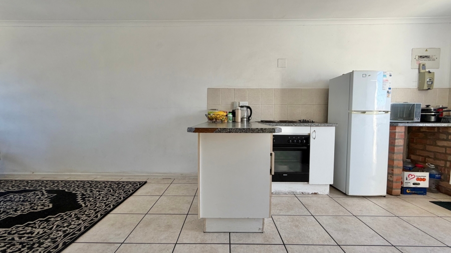 2 Bedroom Property for Sale in Guldenland Western Cape